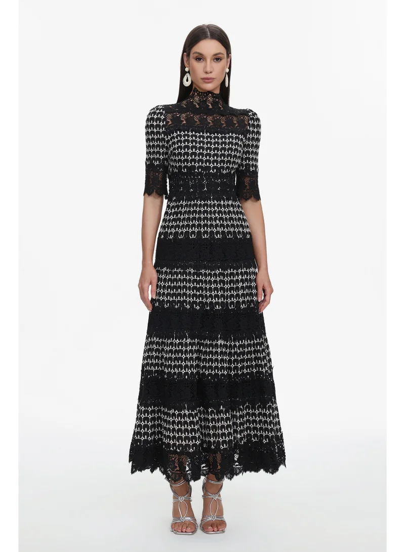 بيلا بارنيت فستان سيدني ريزورت ماكسي دانتيل فضفاض بنصف كم